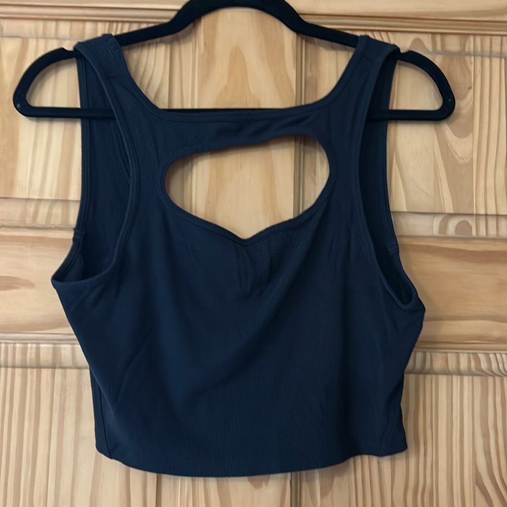 Lululemon crop top